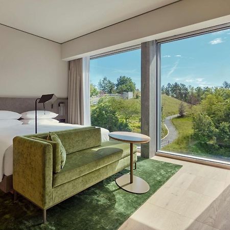 Hyatt Regency Zurich Airport Circle Hotell Kloten Exteriör bild
